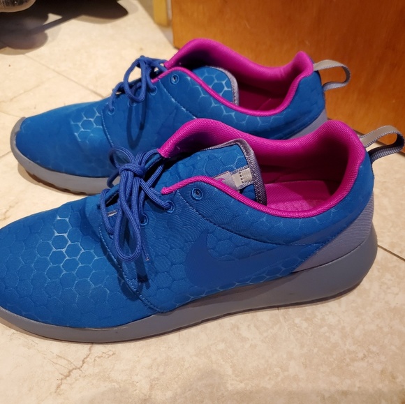 Nike Other - Nike Roshe